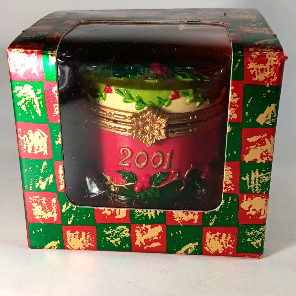 2001 Vtg. Dillard Trinket Box Christmas Hinged